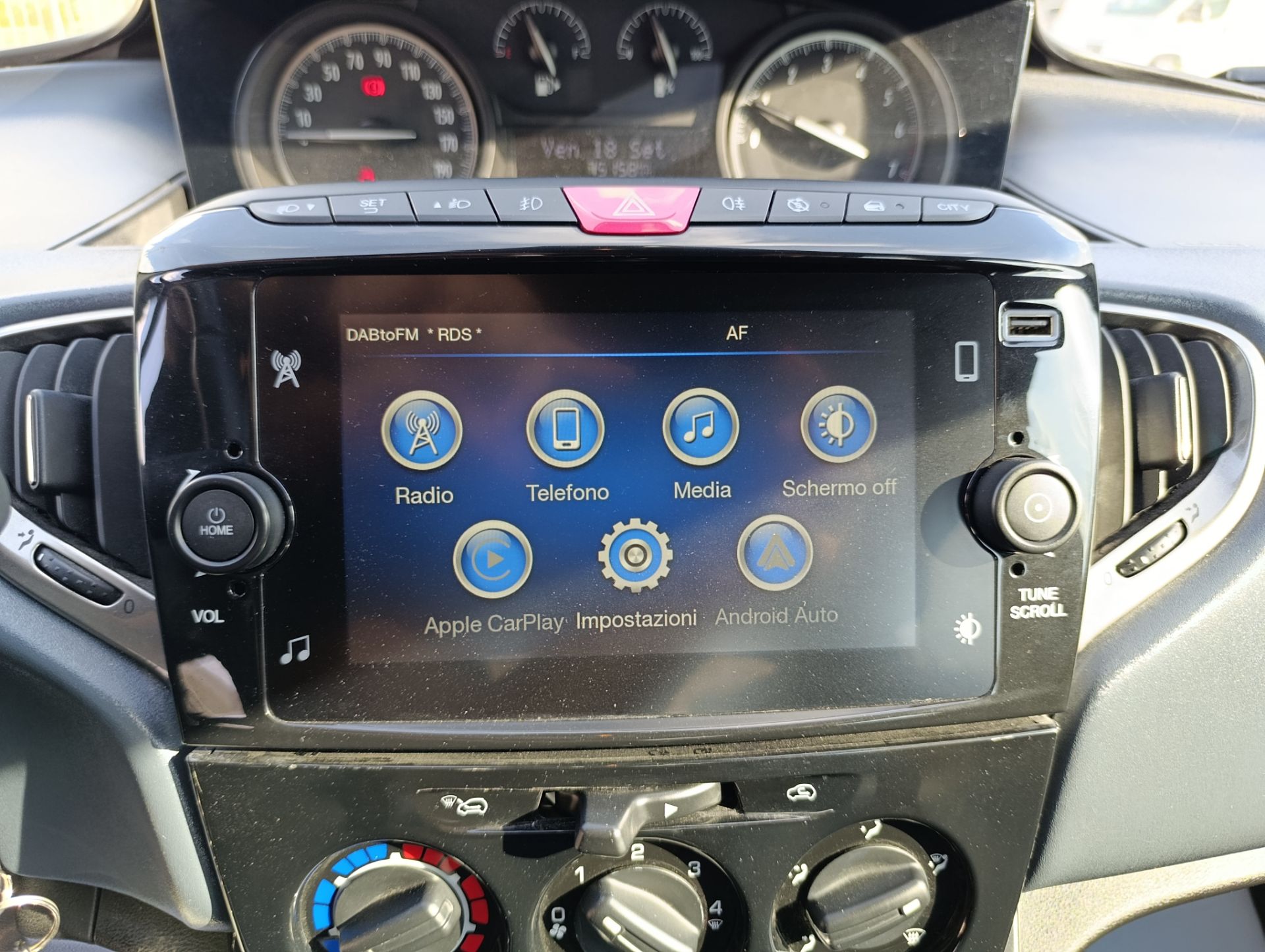 lancia ypsilon 2023 7 scaled 1